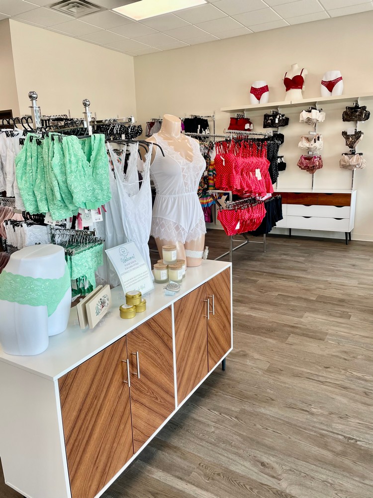 Bras & Brami's – Shol's boutique