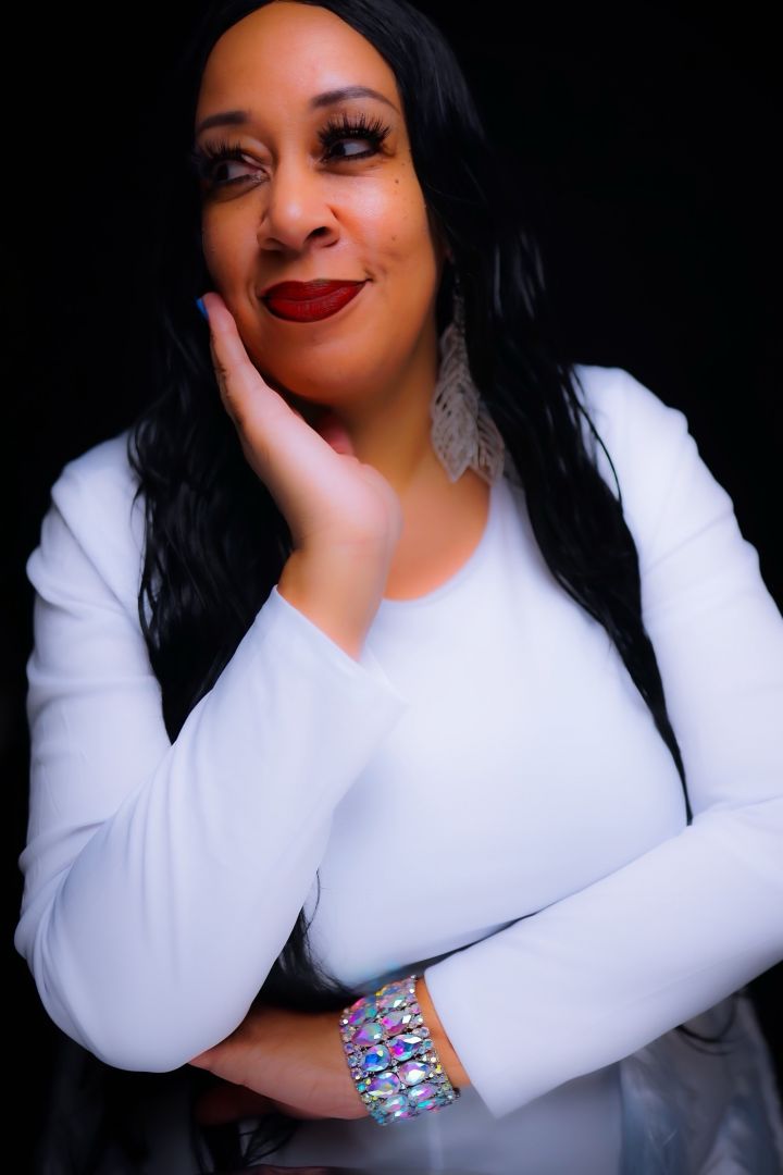 Meet Regina Whitaker | Podcast Host & Published Author - SHOUTOUT DFW